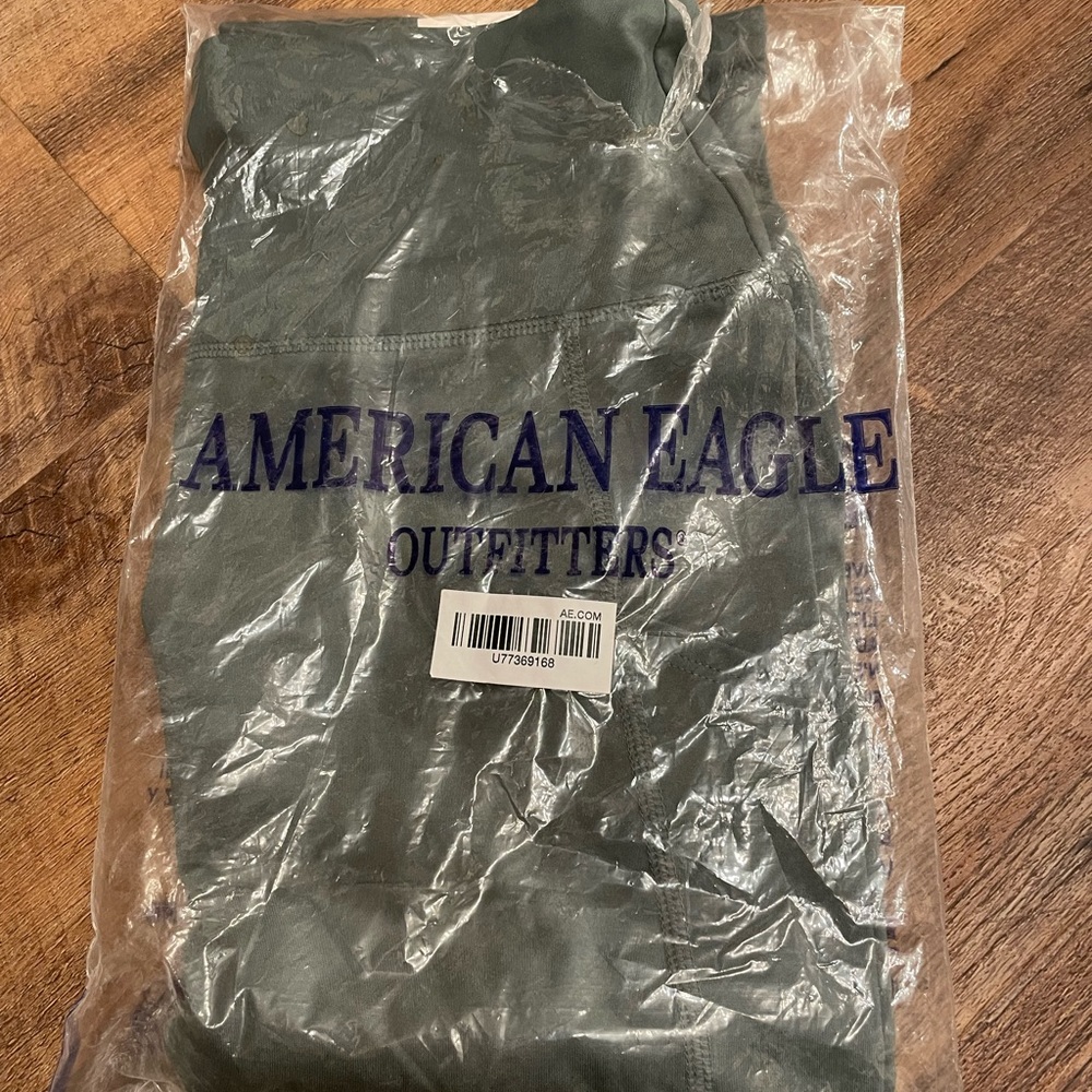 New with tags. American Eagle The Everything Pocket Legging sz L LONG